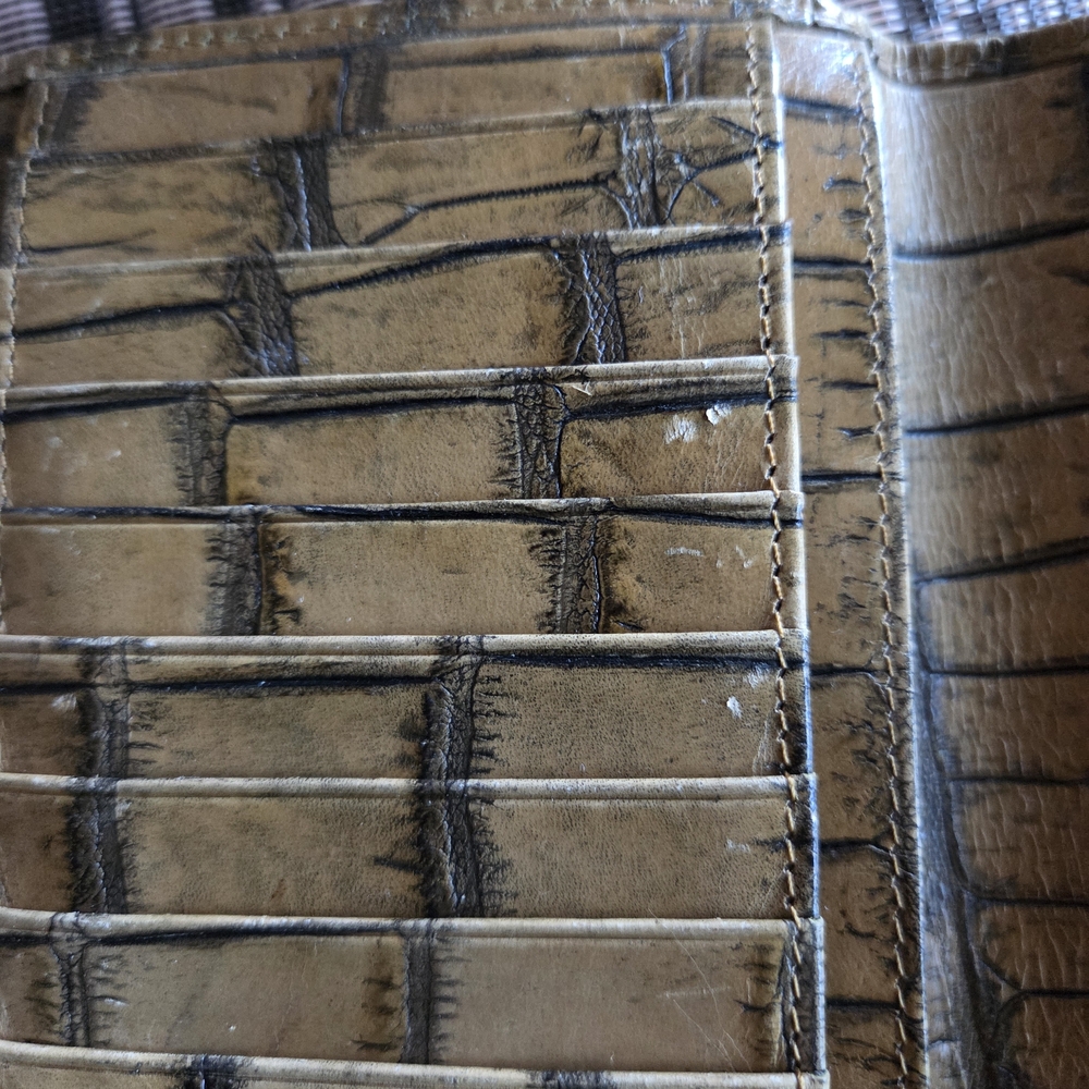 Brahmin Tan Crocodile Wallet - Picture 10 of 10